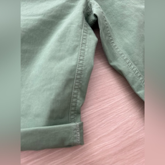 Ann Taylor LOFT Olive Green Cotton Blend Bermuda Cuffed Shorts 4 - Picture 8 of 8